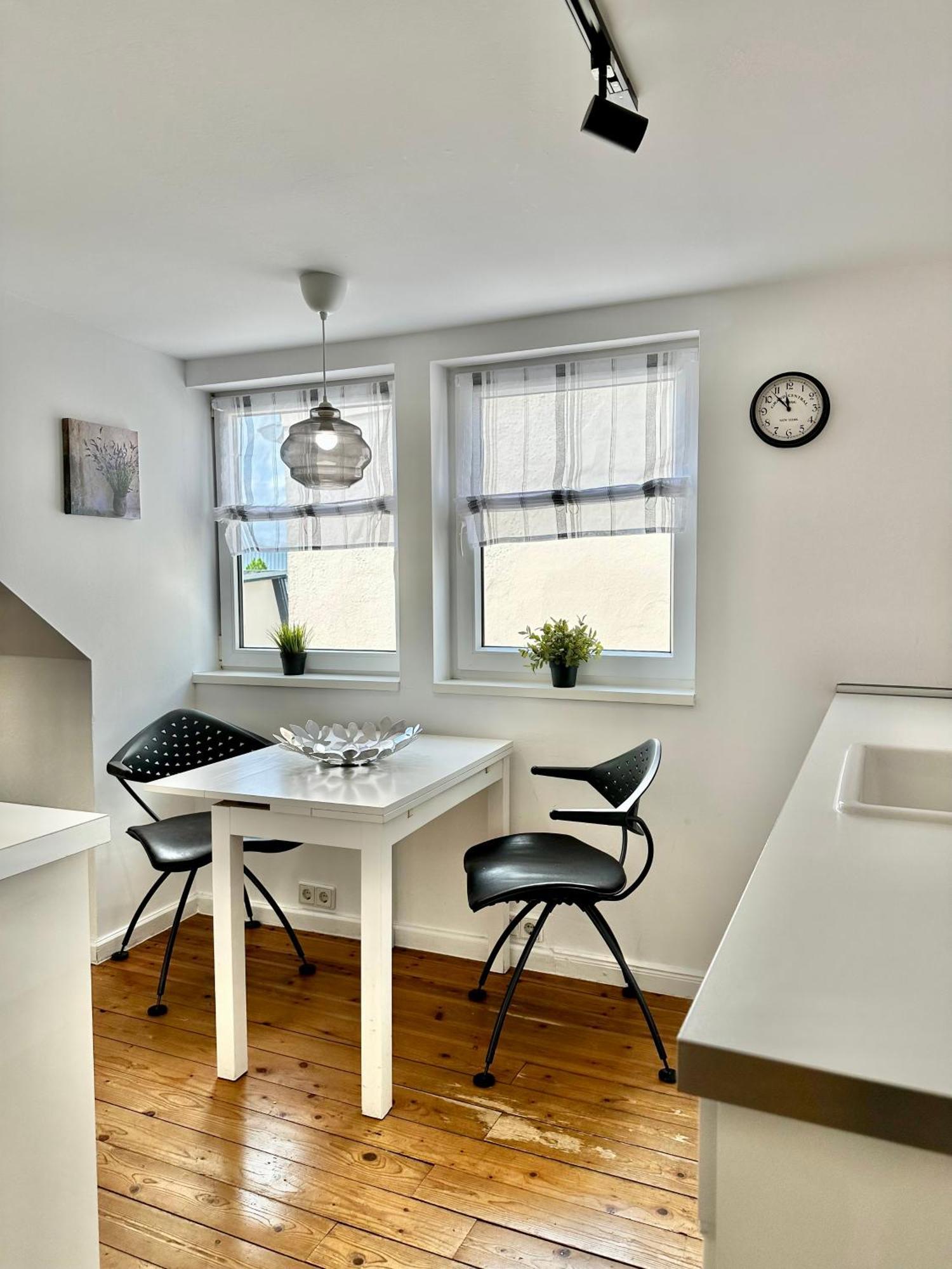 Schoenes City-Apartment Mit 2 Schlafzimmer, Parkplatz, Ruhig Und Hell, D46-Dg Oldenbourg Extérieur photo
