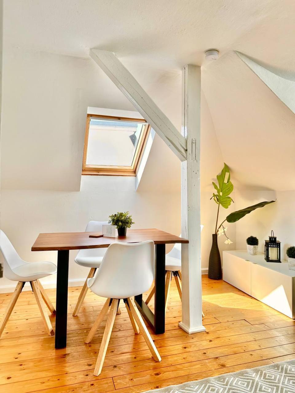 Schoenes City-Apartment Mit 2 Schlafzimmer, Parkplatz, Ruhig Und Hell, D46-Dg Oldenbourg Extérieur photo