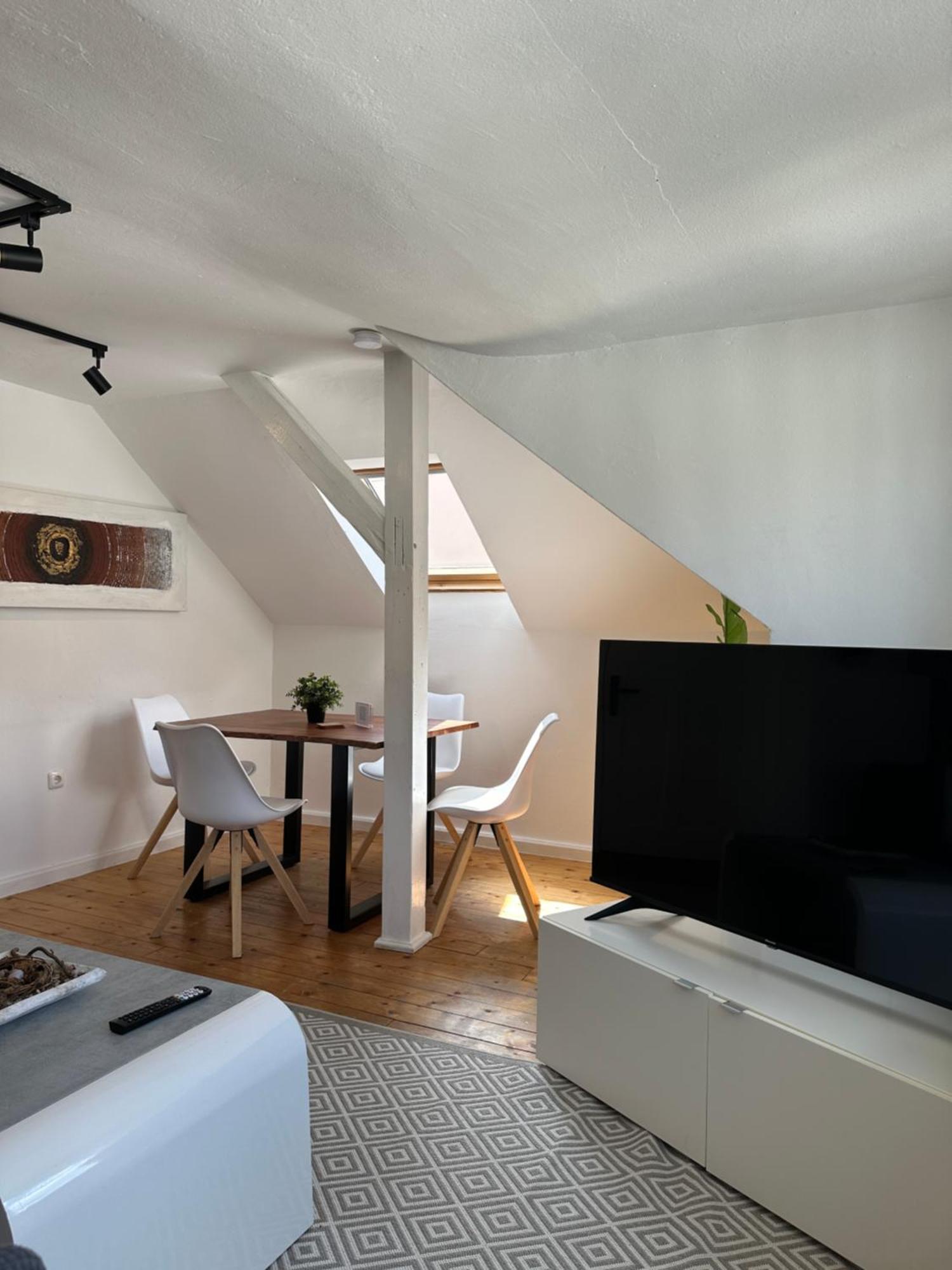 Schoenes City-Apartment Mit 2 Schlafzimmer, Parkplatz, Ruhig Und Hell, D46-Dg Oldenbourg Extérieur photo